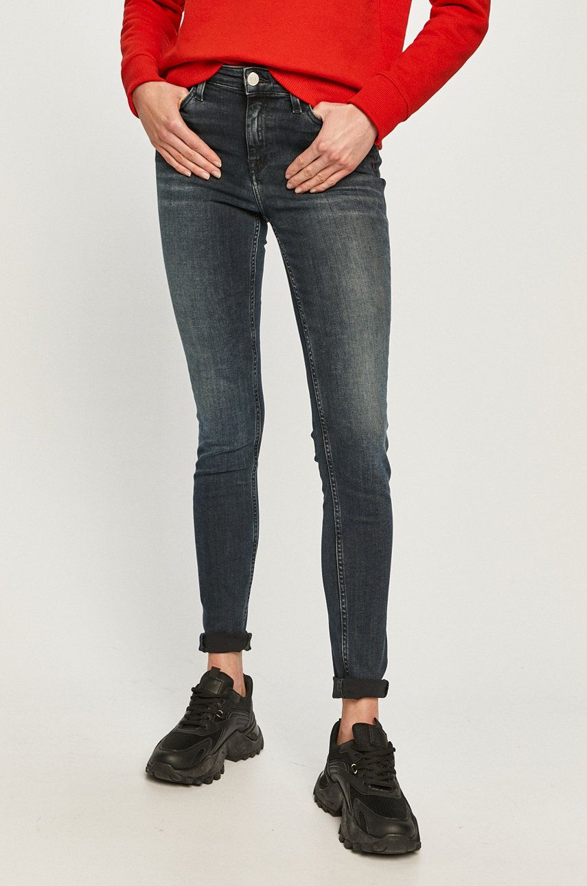 Jeansi Tommy Jeans skinny cu talia regulara din denim cu aspect spalacit Nora PPY8-SJD09M_59X