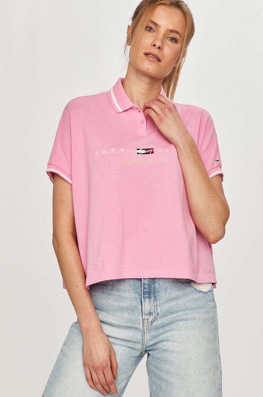 Tricou original roz Tommy Jeans din tricot cu imprimeuri cu croi lejer cu guler